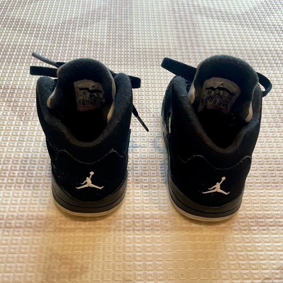Air Jordan 5 Retro - Picture 6 of 8